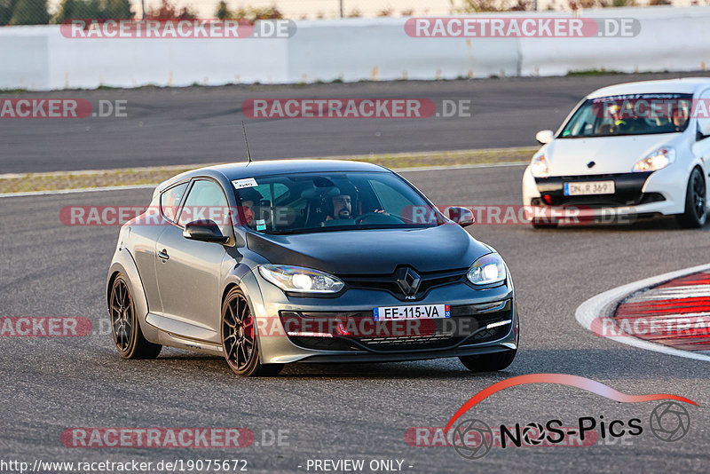 Bild #19075672 - Touristenfahrten Nürburgring Grand-Prix-Strecke (20.09.2022)