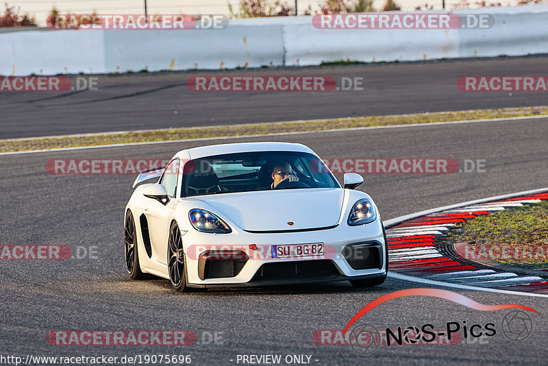 Bild #19075696 - Touristenfahrten Nürburgring Grand-Prix-Strecke (20.09.2022)