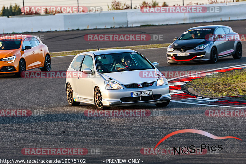 Bild #19075702 - Touristenfahrten Nürburgring Grand-Prix-Strecke (20.09.2022)