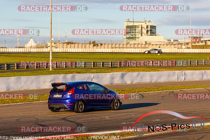 Bild #19075860 - Touristenfahrten Nürburgring Grand-Prix-Strecke (20.09.2022)