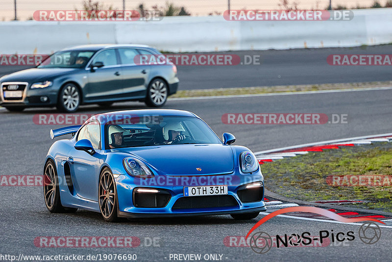 Bild #19076690 - Touristenfahrten Nürburgring Grand-Prix-Strecke (20.09.2022)