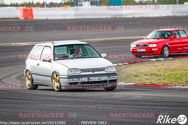 Bild #18033980 - After Work Classics - Nürburgring GP Strecke (25.07.2022)