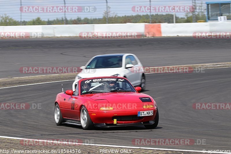 Bild #18584576 - Touristenfahrten Nürburgring Grand-Prix-Strecke (20.08.2022)