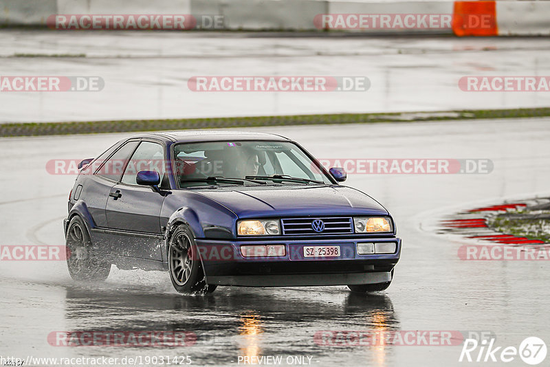 Bild #19031425 - Touristenfahrten Nürburgring Grand-Prix-Strecke (16.09.2022)