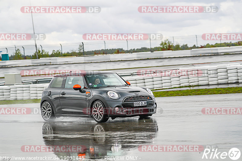 Bild #19031445 - Touristenfahrten Nürburgring Grand-Prix-Strecke (16.09.2022)