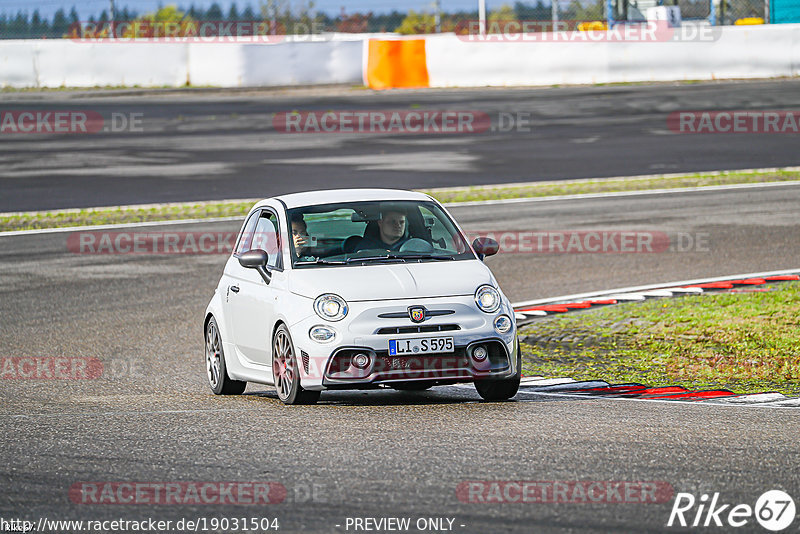 Bild #19031504 - Touristenfahrten Nürburgring Grand-Prix-Strecke (16.09.2022)