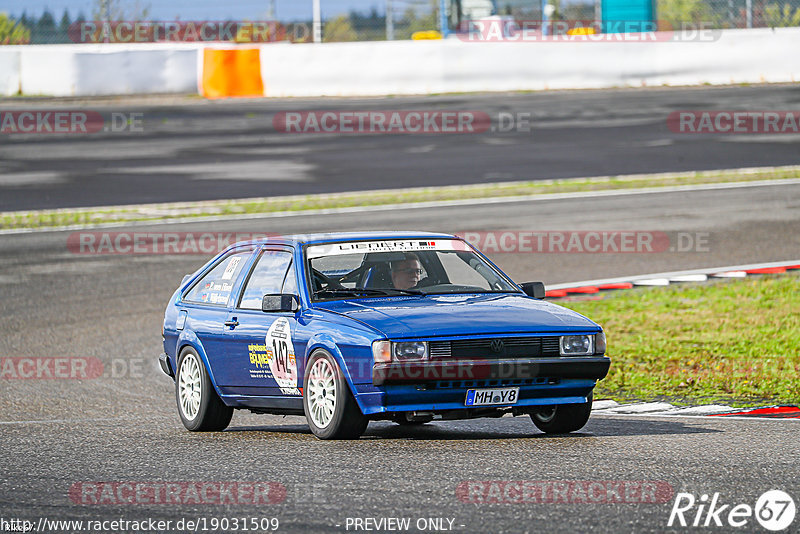 Bild #19031509 - Touristenfahrten Nürburgring Grand-Prix-Strecke (16.09.2022)