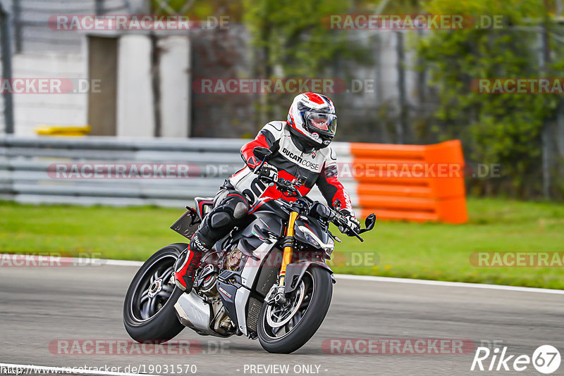 Bild #19031570 - Touristenfahrten Nürburgring Grand-Prix-Strecke (16.09.2022)