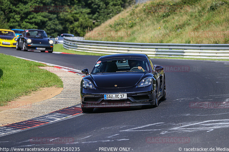 Bild #24250235 - Porsche Club Sverige - Nürburgring