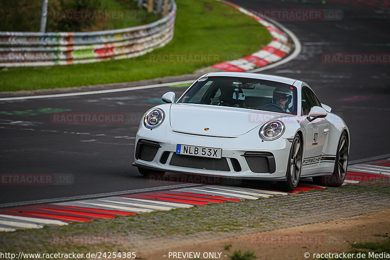 Bild #24254385 - Porsche Club Sverige - Nürburgring