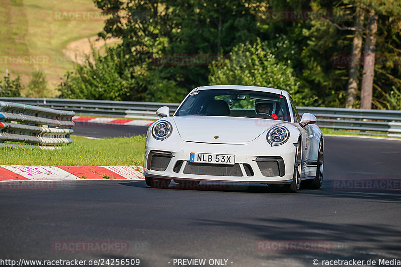 Bild #24256509 - Porsche Club Sverige - Nürburgring