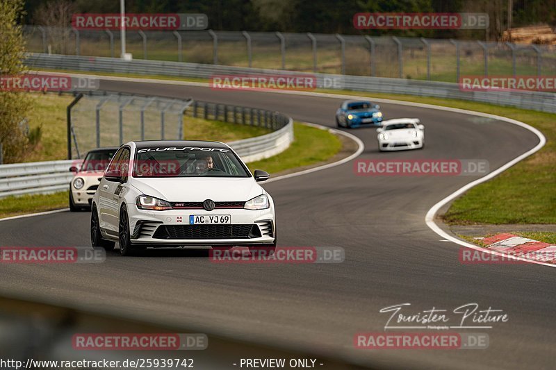 Bild #25939742 - Touristenfahrten Nürburgring Nordschleife (17.03.2024)